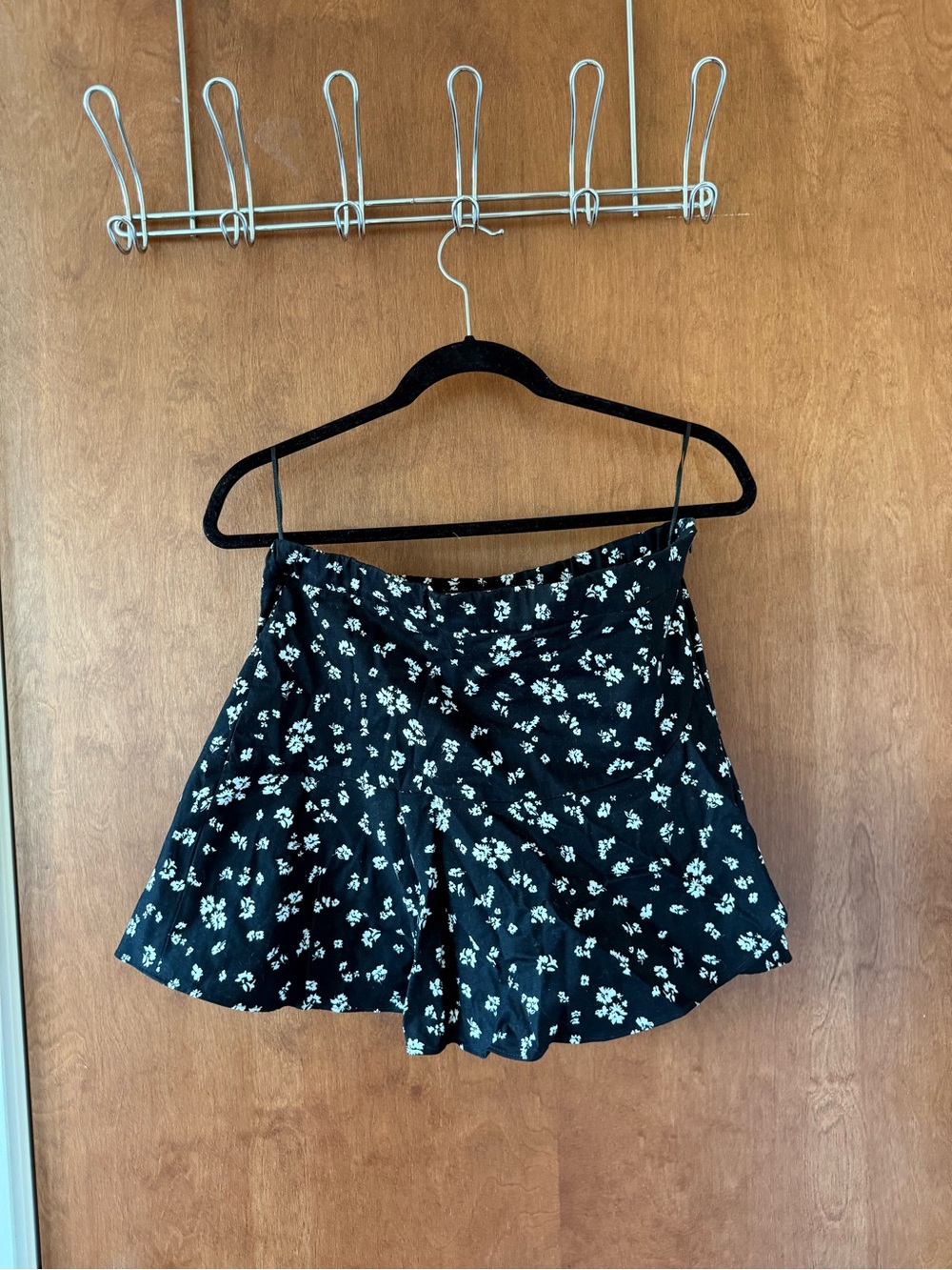 Zara Black White Floral Flared Skort Size L